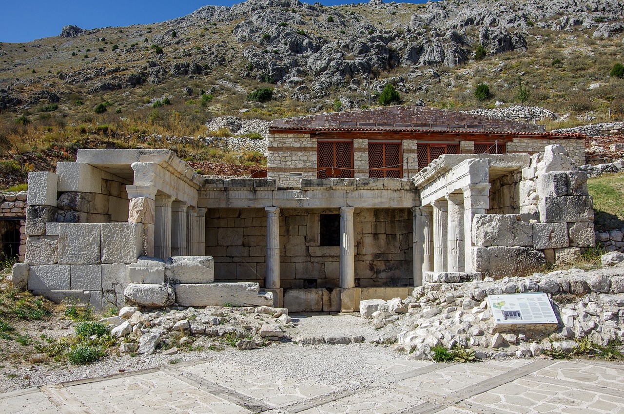 Burdur Polis Ekipleri Şüpheli Çantayı Patlattı