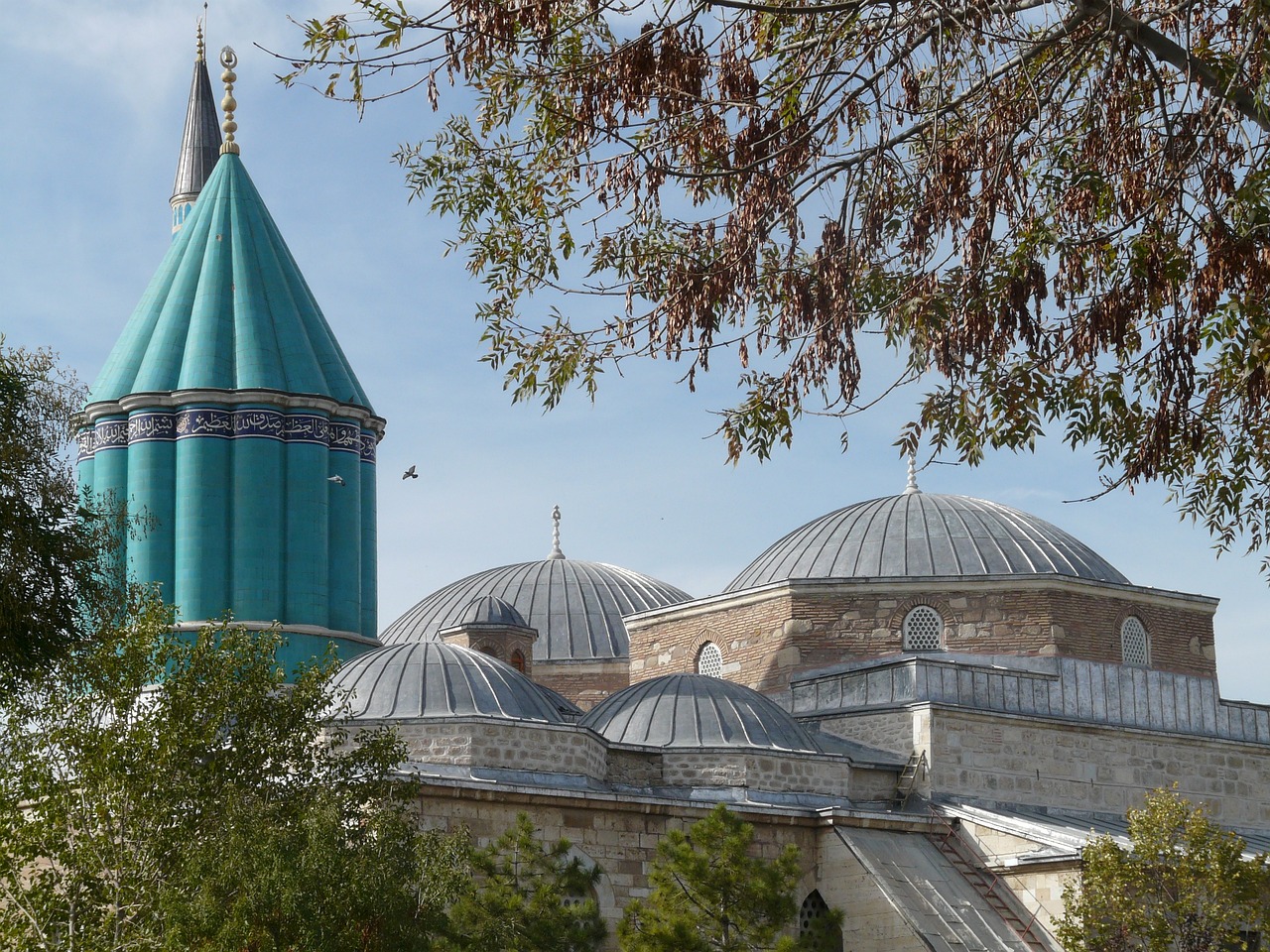 Celaleddin Rumi'nin Mistik Düşüncesi: Evrensel Sevgi ve Birlik