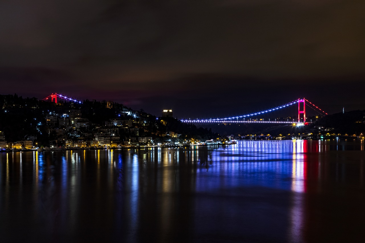 Arnavutköy Karaburun Sahili'nde Denizde Tehlike Anı