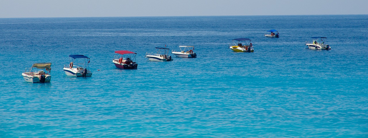 Muğla Bodrum'da Motosiklet ve Otomobil Kaza Yaptı