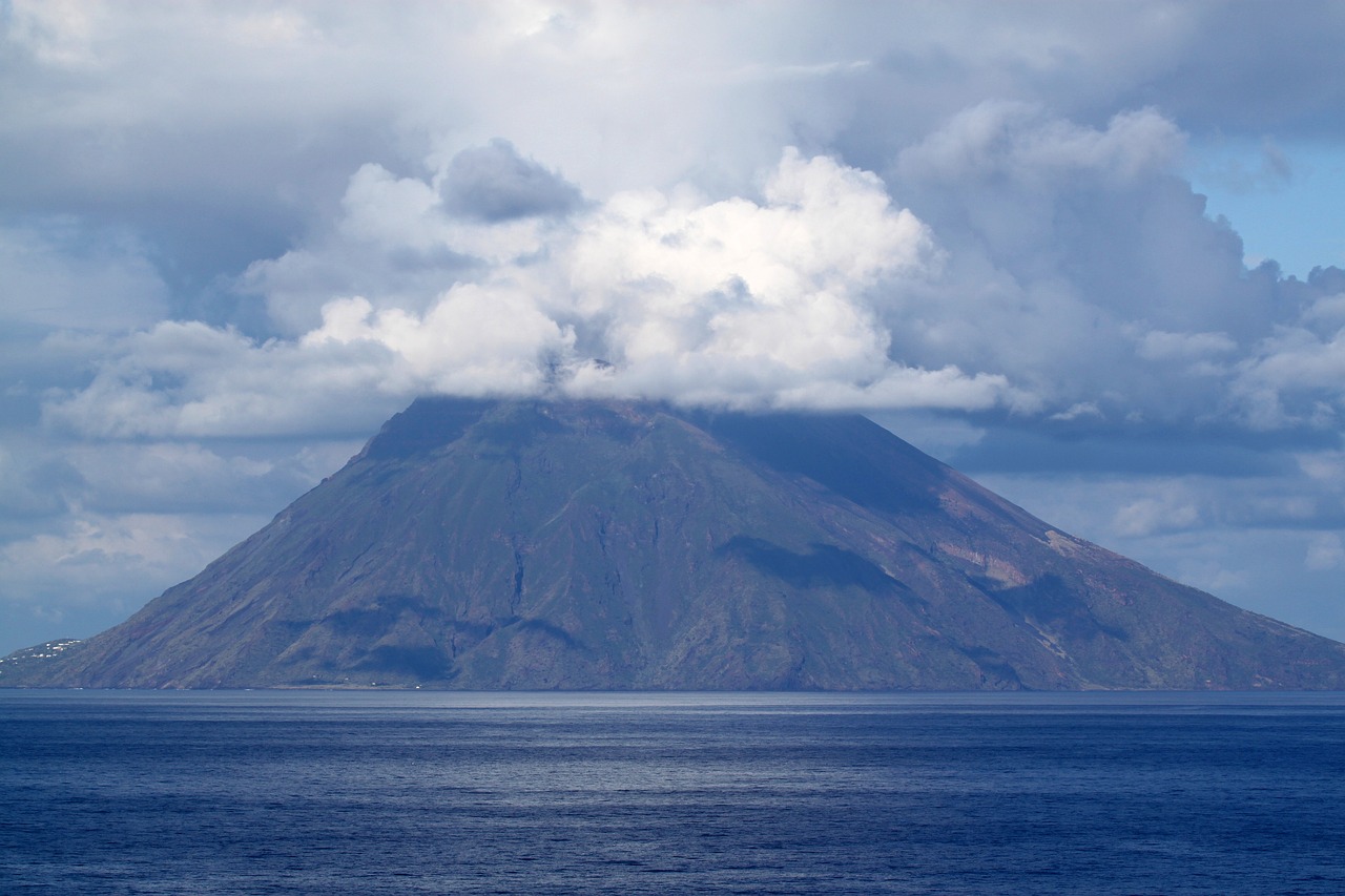 Stromboli Yanardağı'nda Hareketlilik Gözlendi