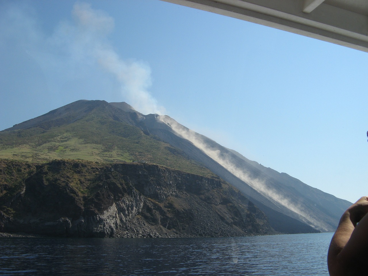 Stromboli Yanardağında Hareketlilik Gözlendi