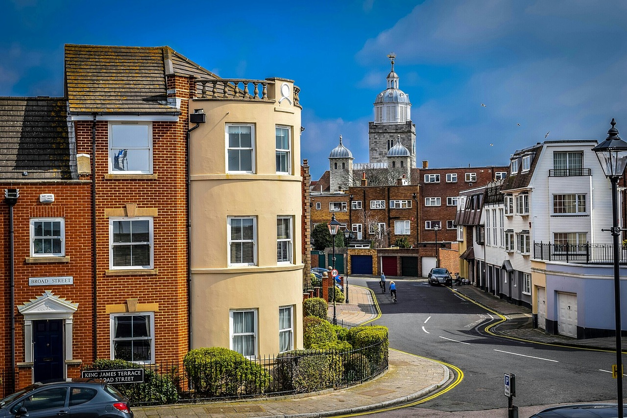 Vibrant Scenes at a Polling Station in Portsmouth